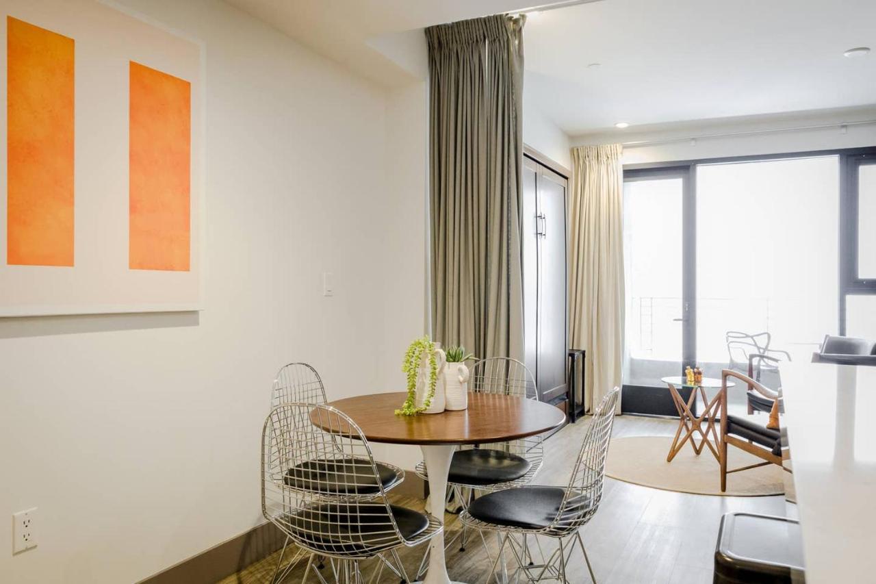 2-story Penthouse & Private Deck Vakantiehuis